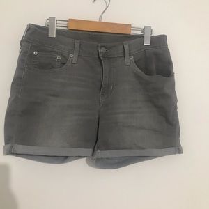 Levis shorts size 30